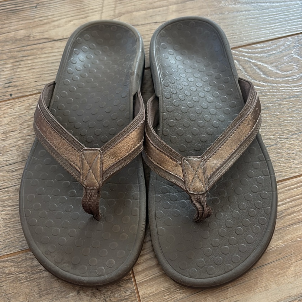 Vionic Toe Post Sandals Size 7 Brown Bronze Thong Flip Flop TIDE II - Picture 2 of 8
